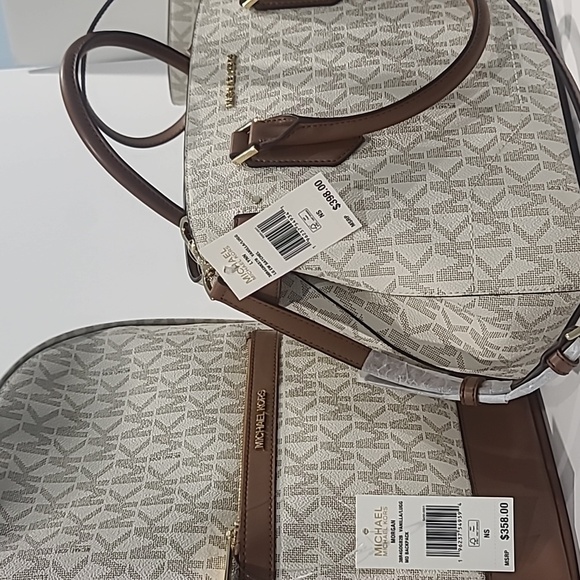 CHOOSE 80% SALE ✅ MICHAEL KORS BAGS✨ ALL NEW WITH TAGS - Picture 4 of 12